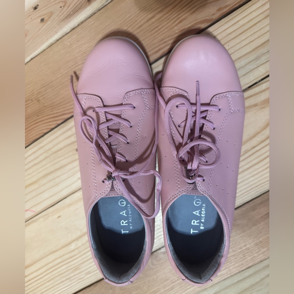 Traq by Alegria shoes
